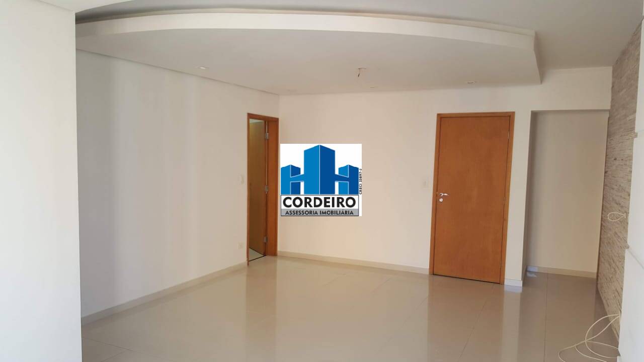 Apartamento à venda com 3 quartos, 134m² - Foto 2