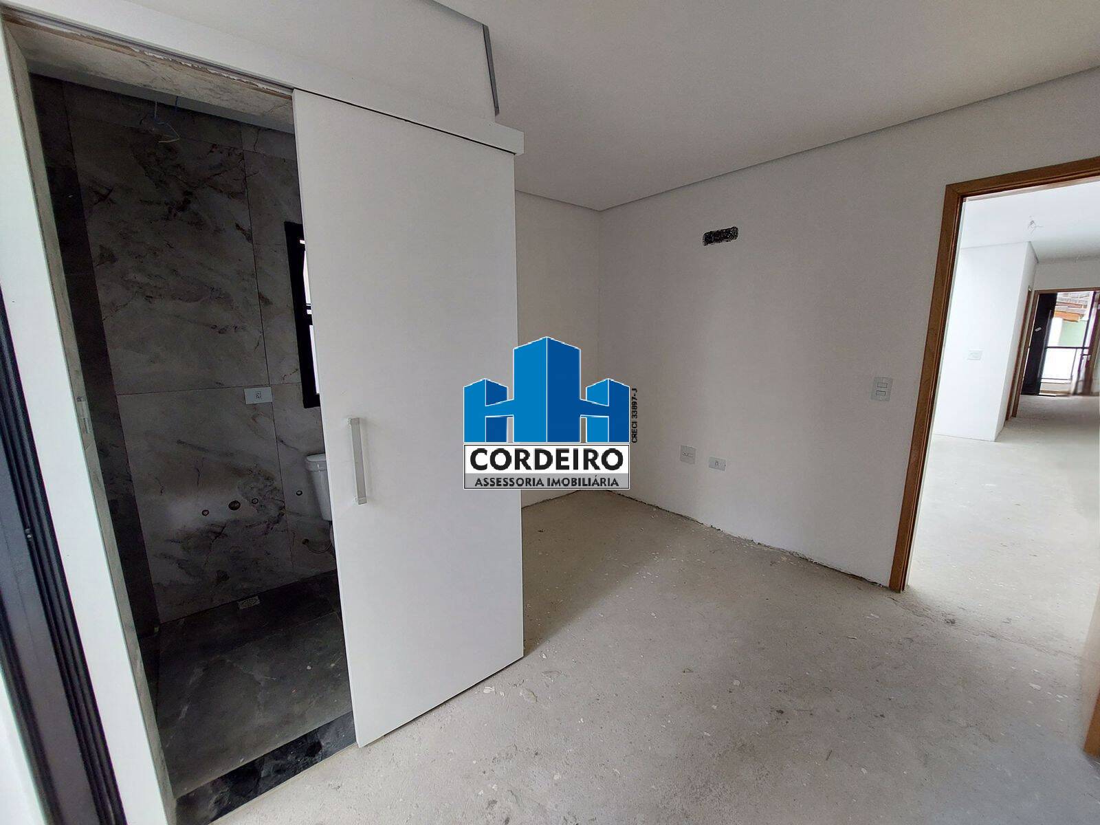 Casa à venda com 3 quartos, 197m² - Foto 2