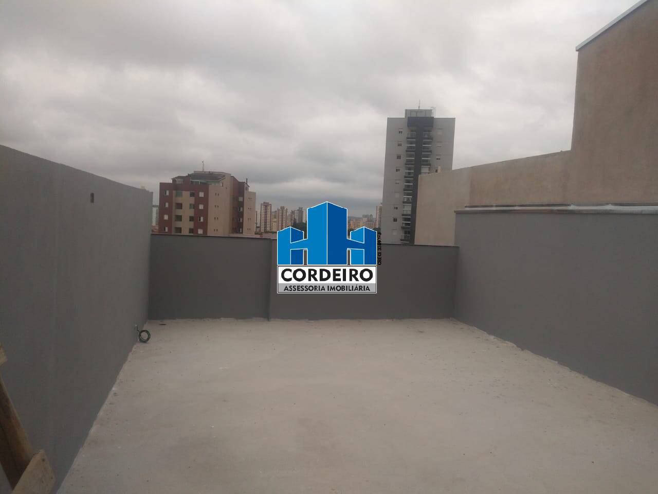 Apartamento à venda com 3 quartos, 95m² - Foto 2